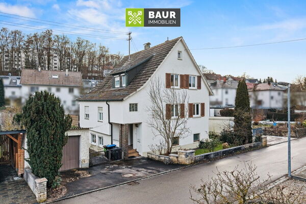 360° I Ruhig wohnen, zentral leben: Zweifamilienhaus mit Garage mitten in Blaustein!