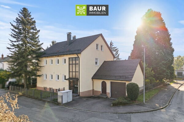 Familienfreundliches Zweifamilienhaus
in idyllischer Lage von Illerrieden