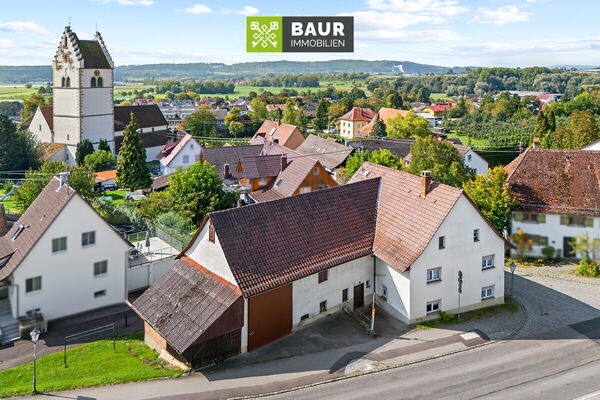 360° | Ehemaliges Bauernhaus mit sanierungsbedürftigem Ökonomieteil in Bermatingen