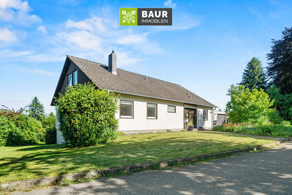 Einfamilienhaus mit herrlicher Aussicht in Altshausen – großzügiges Grundstück, viel Potenzial! Einfamilienhaus mit herrlicher Aussicht in Altshausen – großzügiges Grundstück, viel Potenzial!