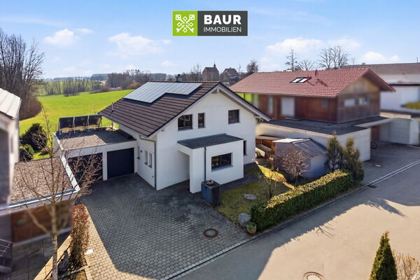 360° | Wohnen mit Komfort in Kißlegg: Modernes EFH mit Doppelgarage und Personenaufzug!