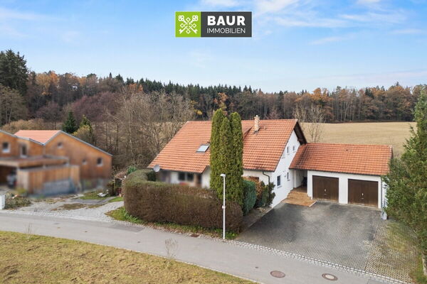 360° | Attraktive 2-Zimmer Hanggeschosswohnung mit Garten in Oberzell – solide vermietet