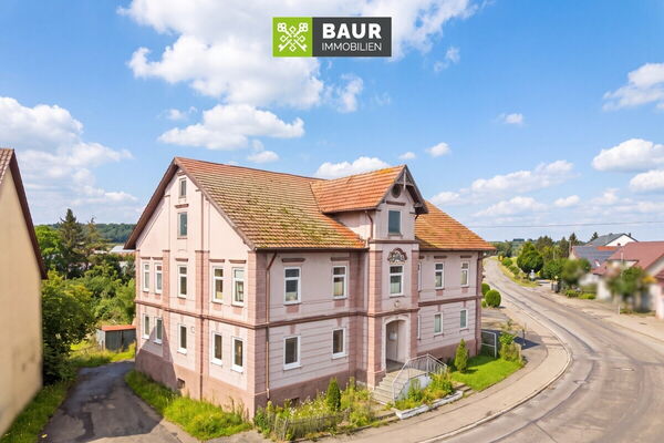 Platz für Ihre Ideen! Wohnhaus mit ca. 435 m² Wohn- & Nutzfläche auf großem Grundstück bei Mengen