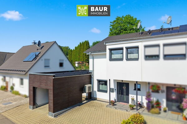 Neuwertige Doppelhaushälfte mit Wärmepumpe, Terrassen & Garten in Fronreute
