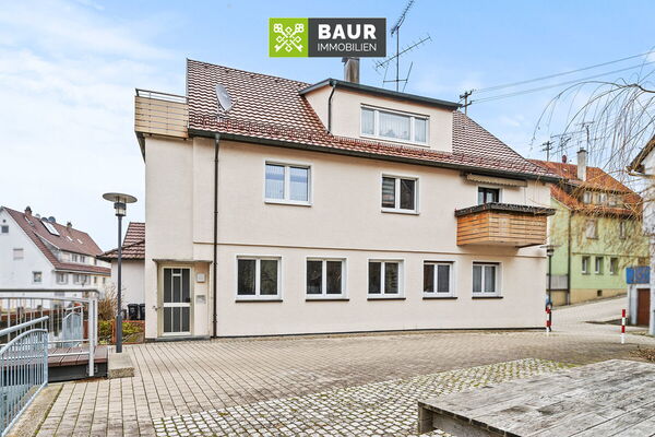 Über 6,4% Rendite! - Wohn-/Geschäftshaus mit 3 Wohnungen + 1 Gewerbeeinheit in Ehingen